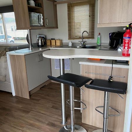 3 Bedroom 2 Bathroom Prestige Caravan Presthaven Sands Talacre Bagian luar foto