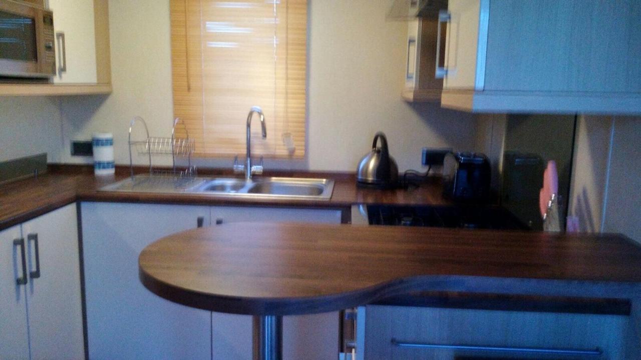 3 Bedroom 2 Bathroom Prestige Caravan Presthaven Sands Talacre Bagian luar foto
