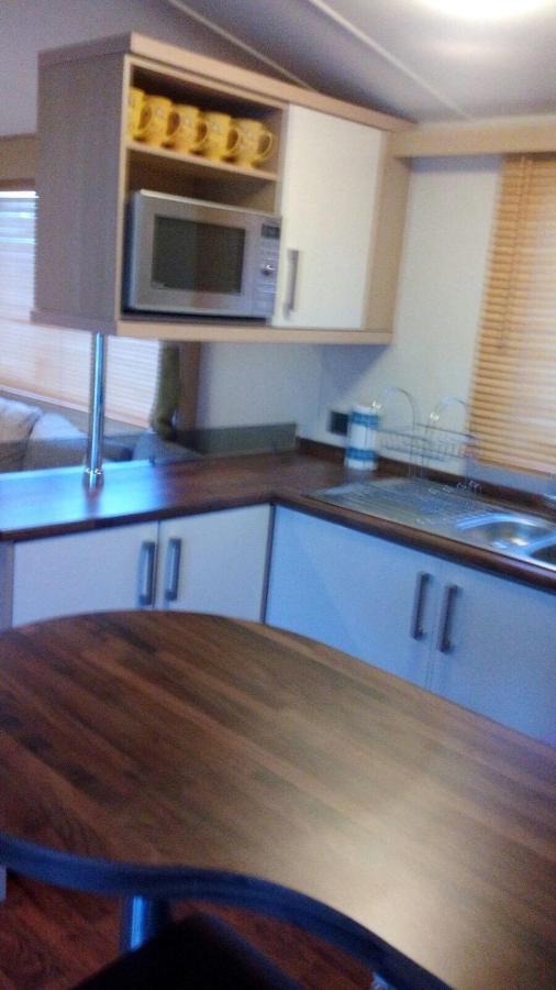 3 Bedroom 2 Bathroom Prestige Caravan Presthaven Sands Talacre Bagian luar foto