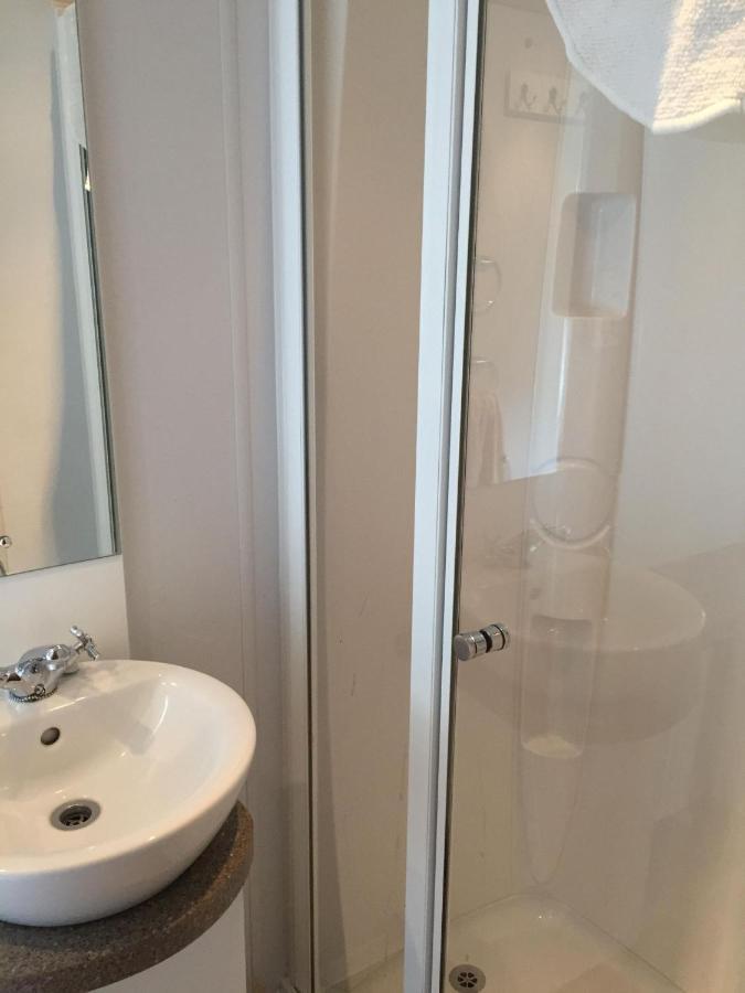3 Bedroom 2 Bathroom Prestige Caravan Presthaven Sands Talacre Bagian luar foto